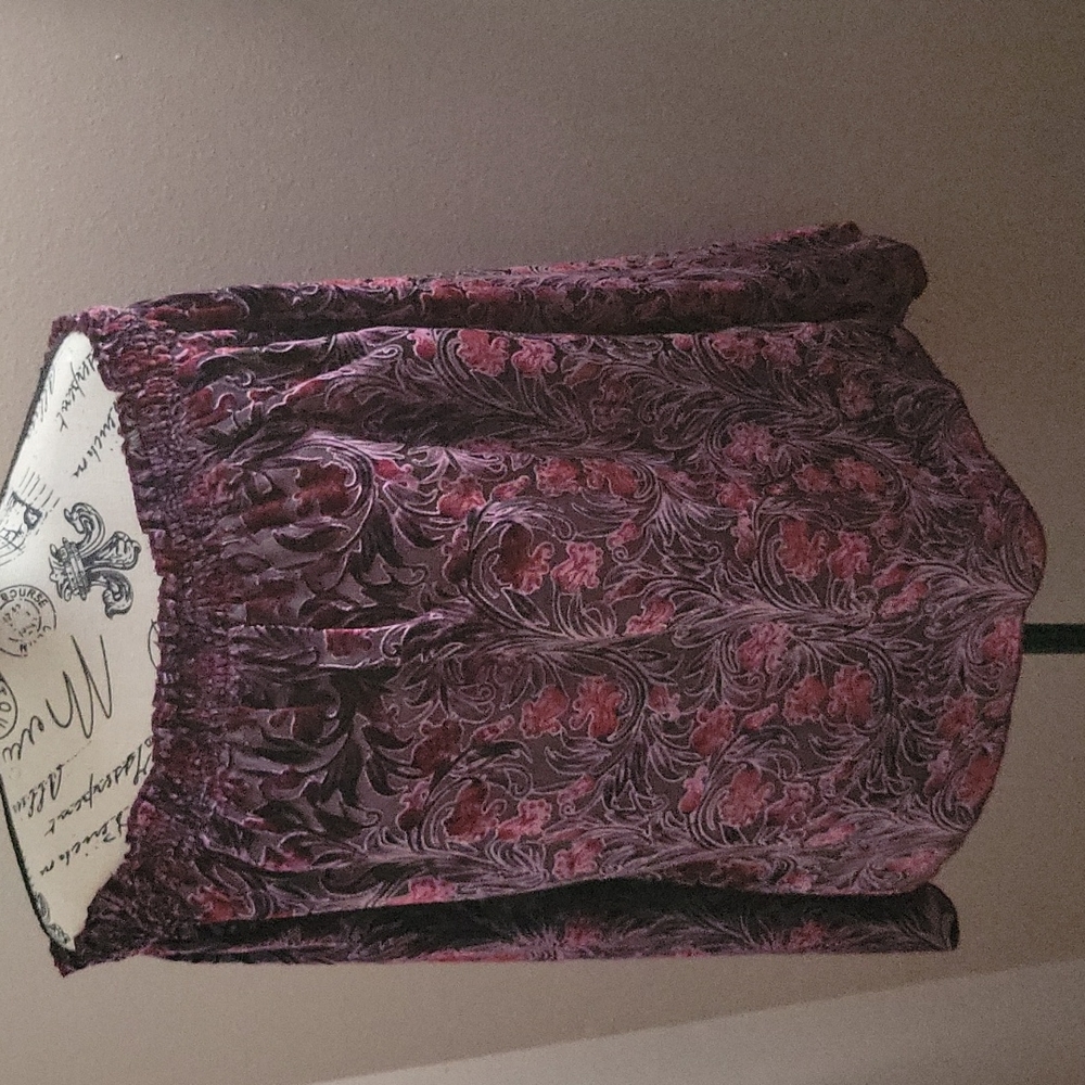 Alexia Admor crushed velvet top